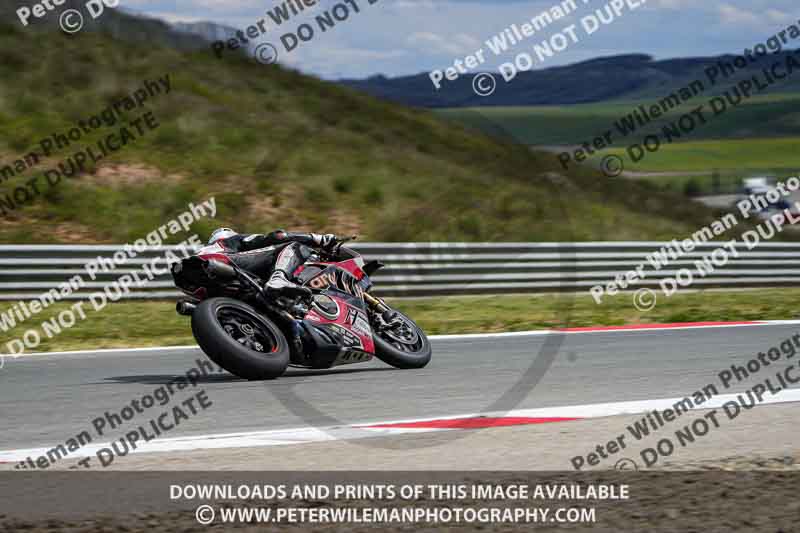 cadwell no limits trackday;cadwell park;cadwell park photographs;cadwell trackday photographs;enduro digital images;event digital images;eventdigitalimages;navarra;no limits trackdays;peter wileman photography;racing digital images;trackday digital images;trackday photos